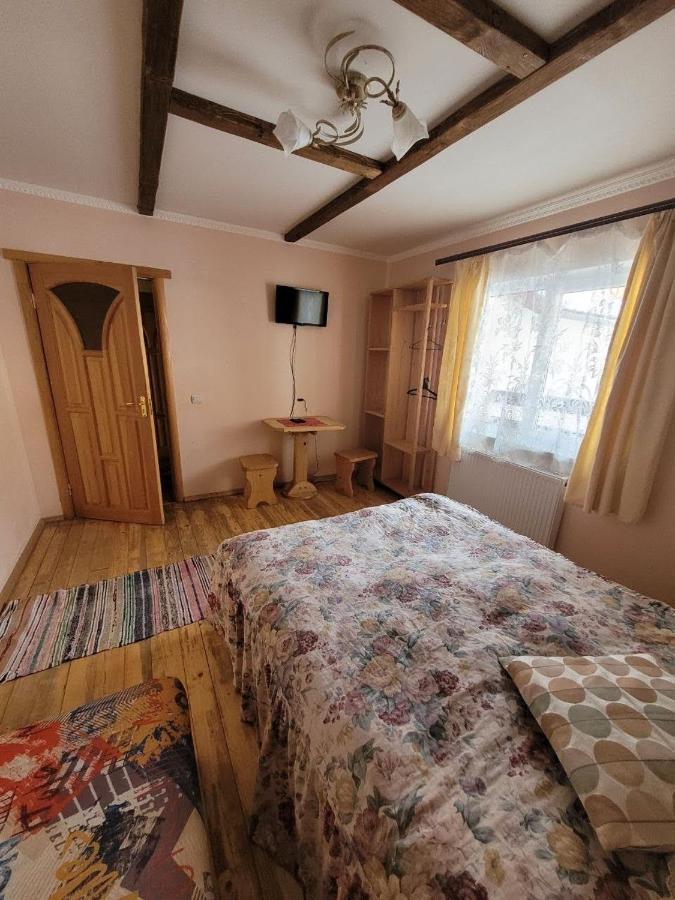 Sadyba Sunny House Pilipets Bagian luar foto