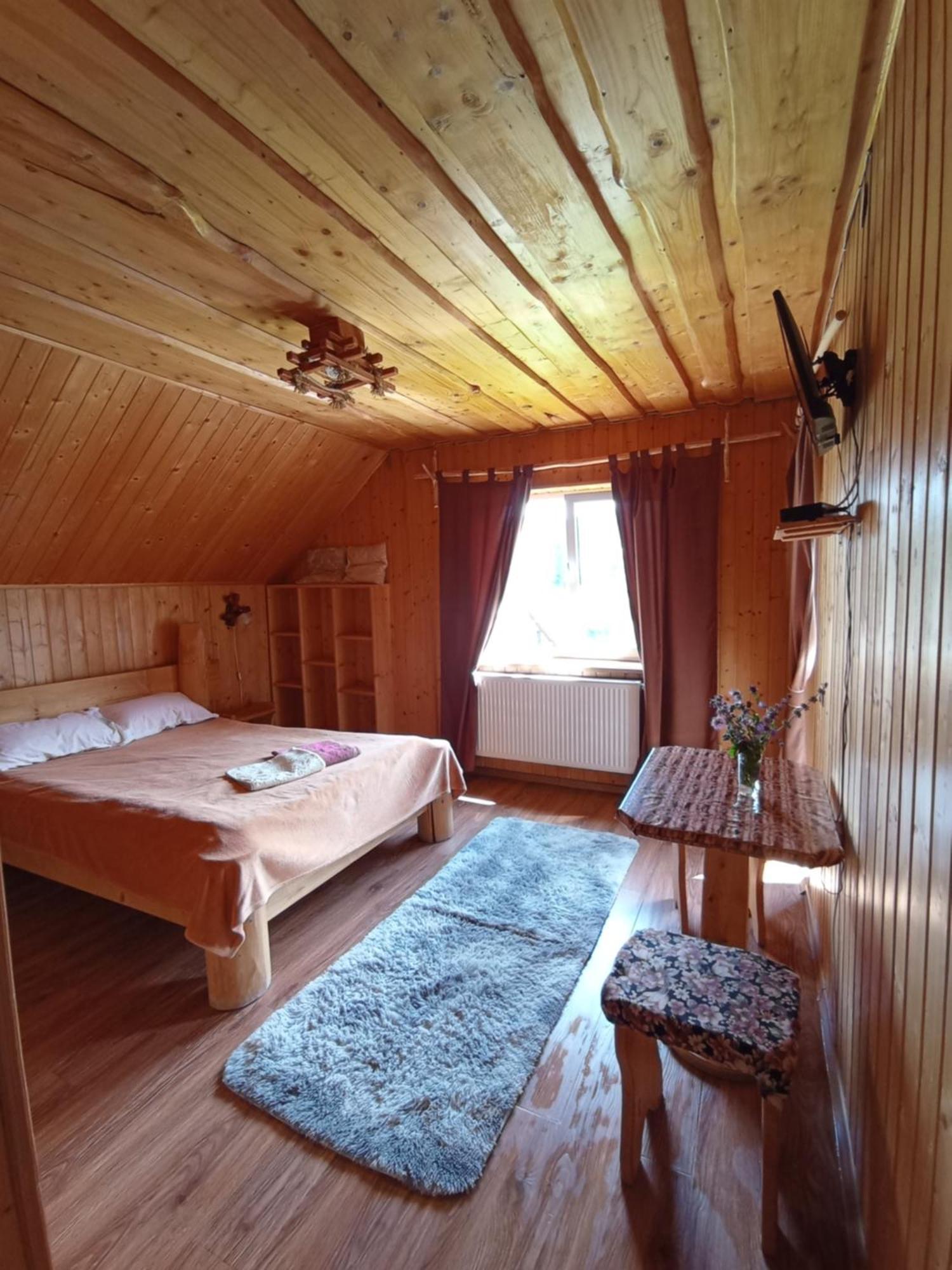 Sadyba Sunny House Pilipets Bagian luar foto